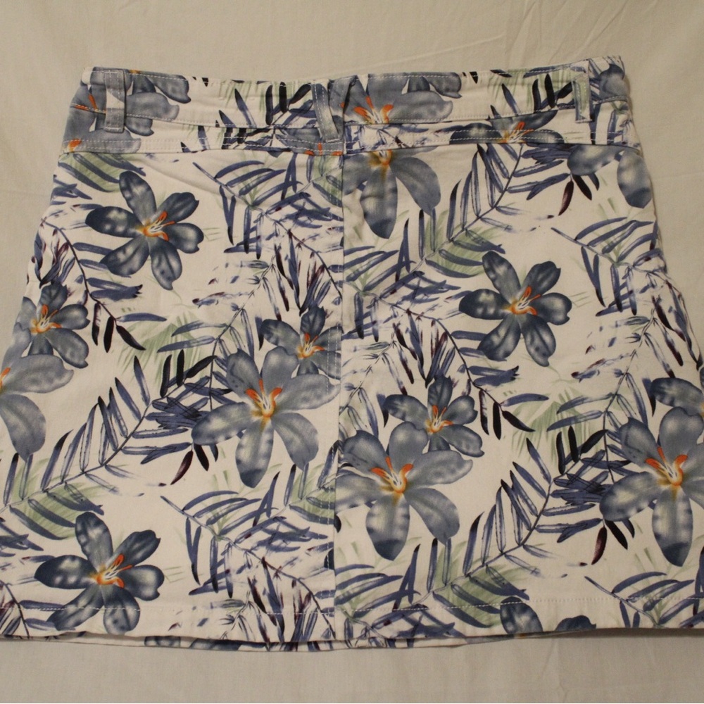 Westport Skirt size 12 with shorts underneath - Picture 2 of 7